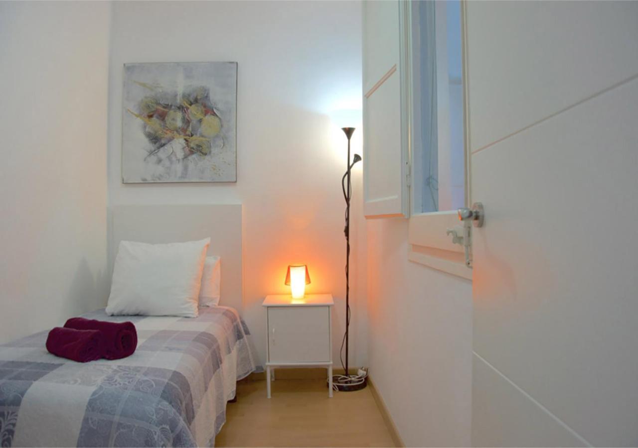 Apartment Carrer D'Olesa Барселона Екстериор снимка