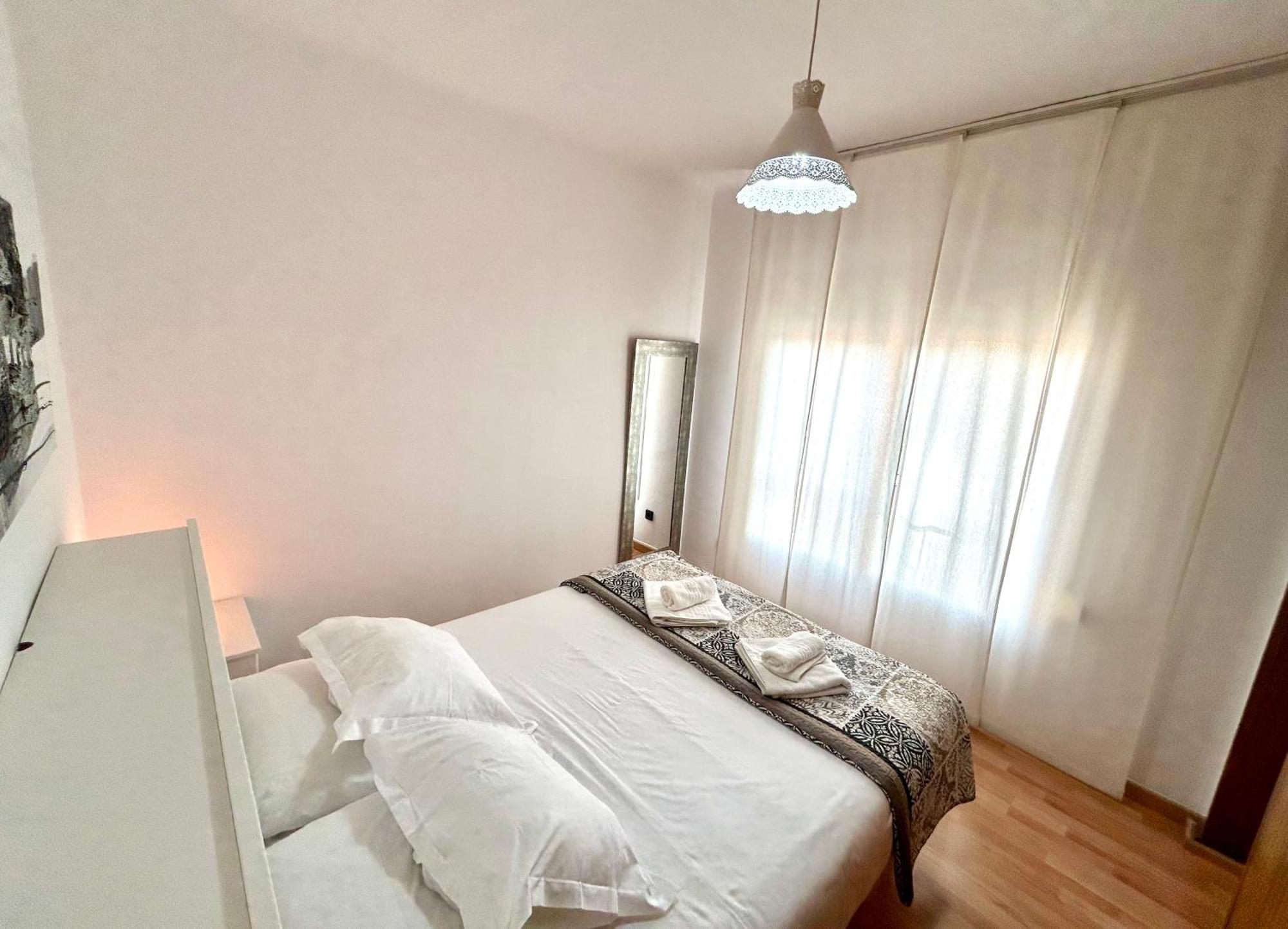 Apartment Carrer D'Olesa Барселона Екстериор снимка
