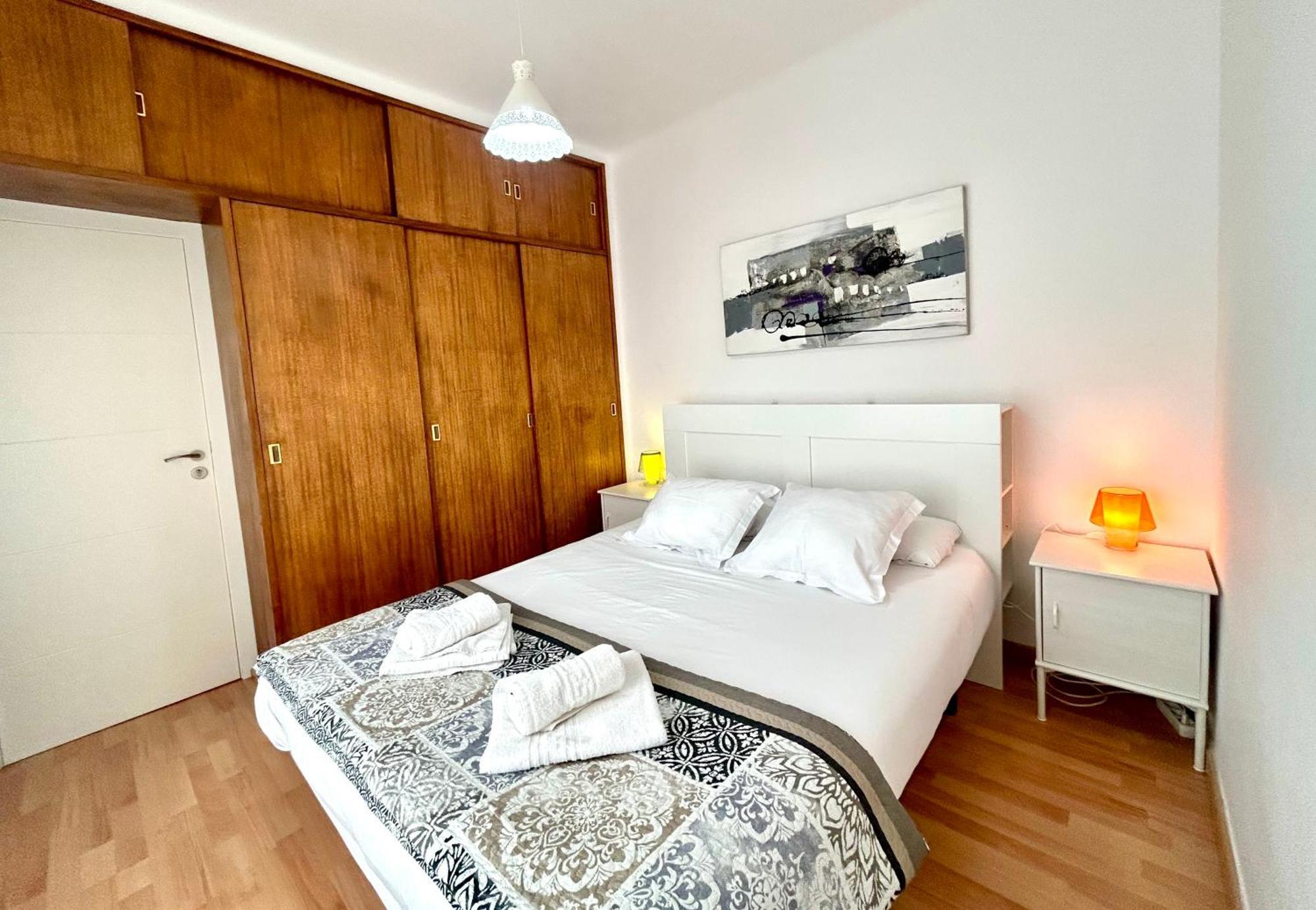 Apartment Carrer D'Olesa Барселона Екстериор снимка