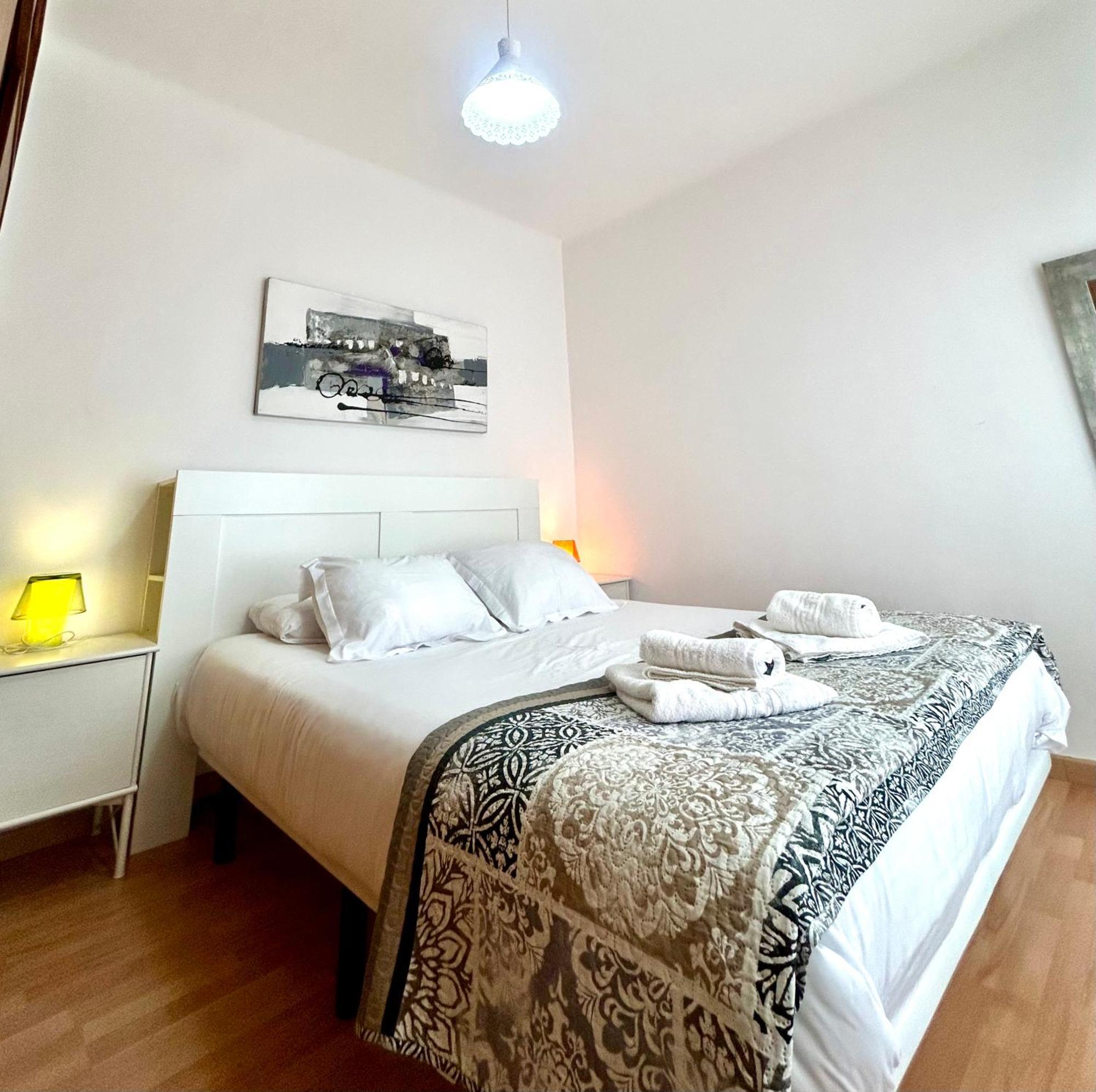 Apartment Carrer D'Olesa Барселона Екстериор снимка